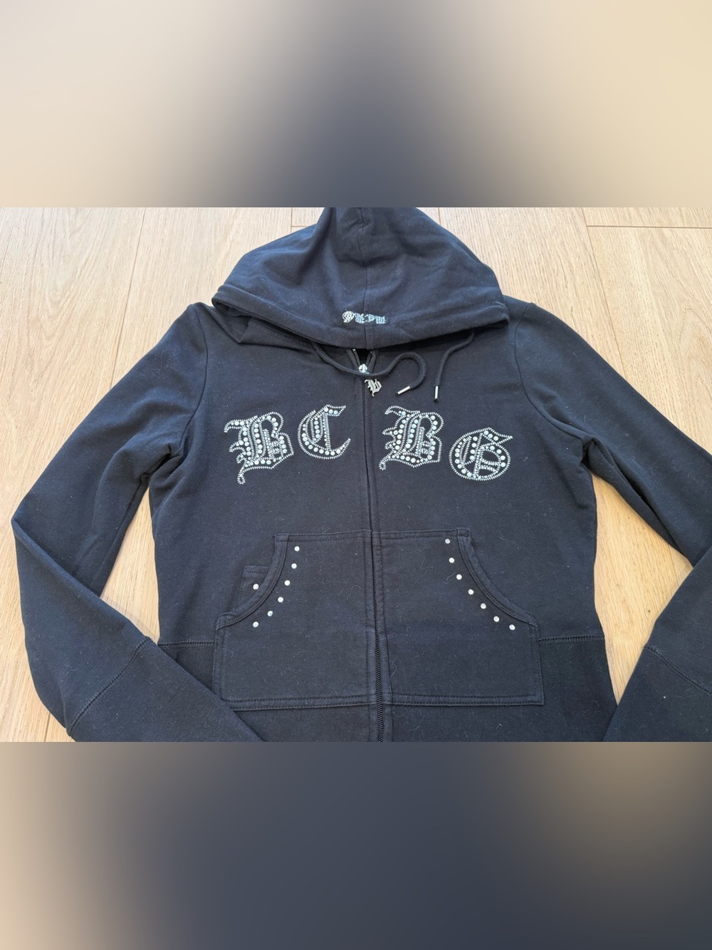 NWOT BCBG Rhinestone Gothic Logo Zip Hoodie Size M Y2K Vintage Streetwear 2000 - Picture 2 of 3